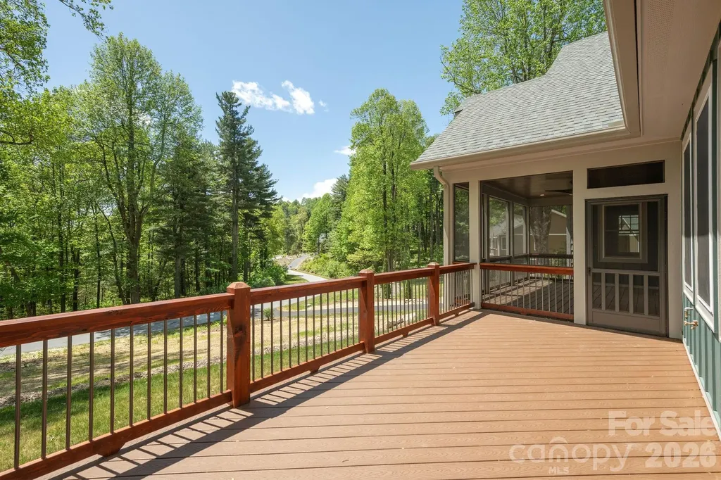 634 Hollybrook Drive Flat Rock NC 28731