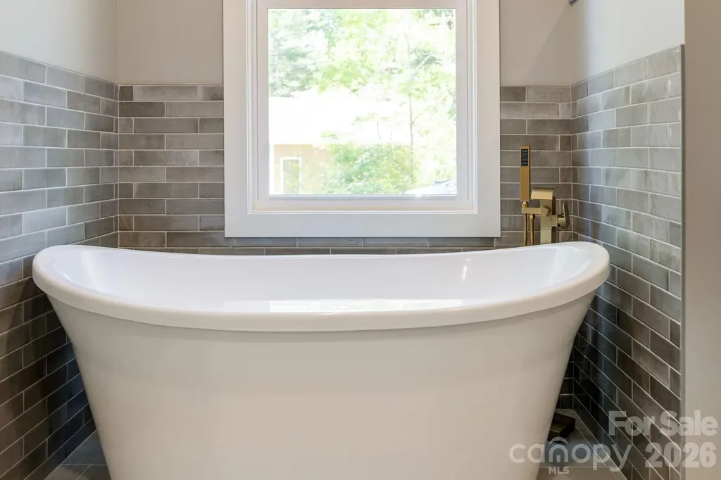 634 Hollybrook Drive Flat Rock NC 28731