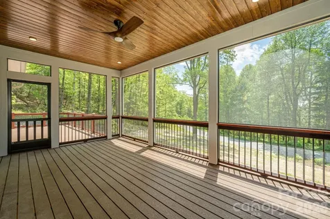 634 Hollybrook Drive Flat Rock NC 28731