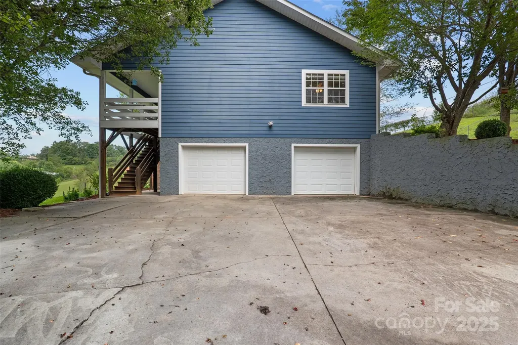 271 Breton Ridge Road Leicester NC 28748