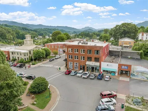5 Town Square Burnsville NC 28714
