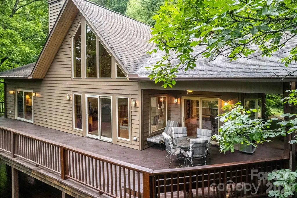 300 Sweet Birch Lane Tuckasegee NC 28783