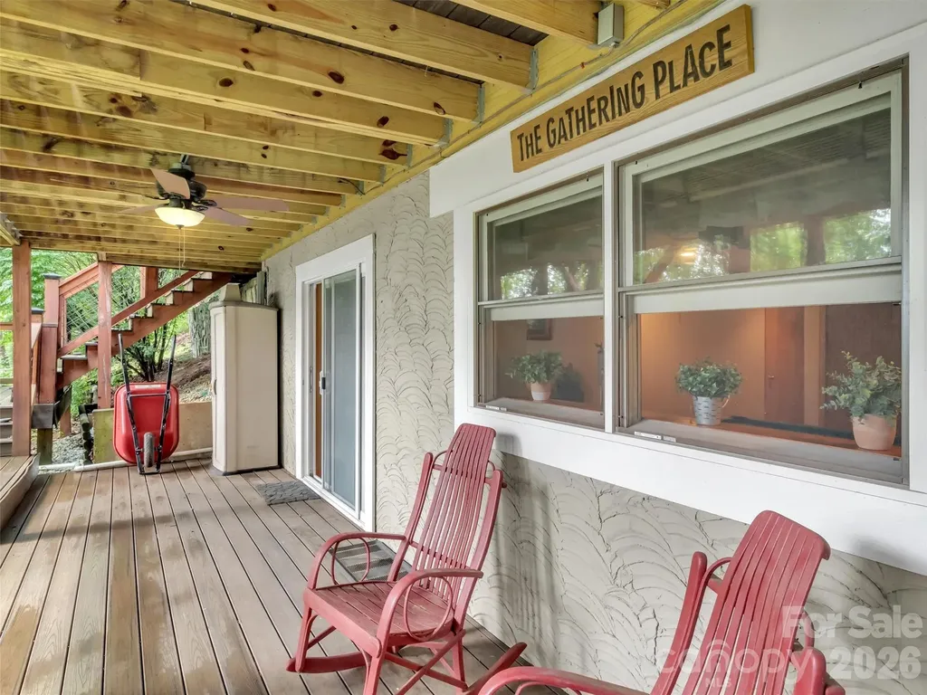 346 Wendy Way Clyde NC 28721