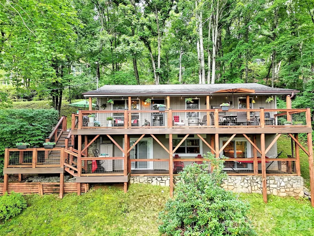 346 Wendy Way Clyde NC 28721
