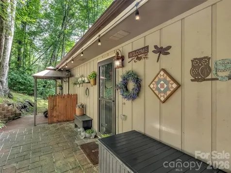 346 Wendy Way Clyde NC 28721