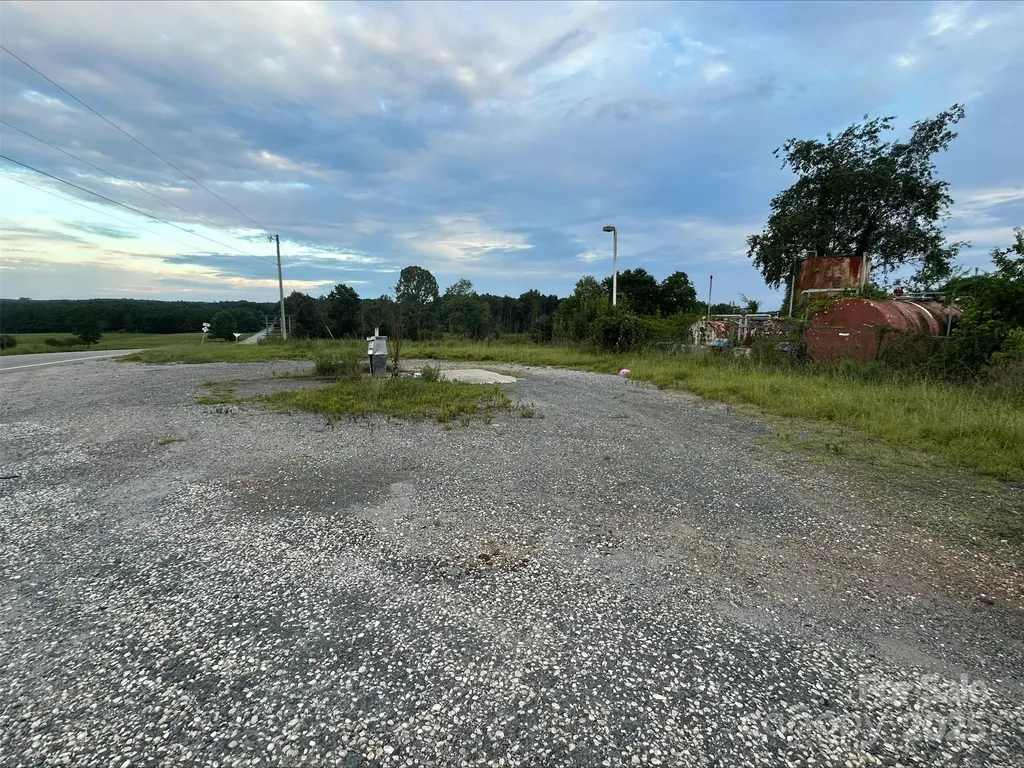 2085 W Hwy 73 Highway Mount Gilead NC 27306