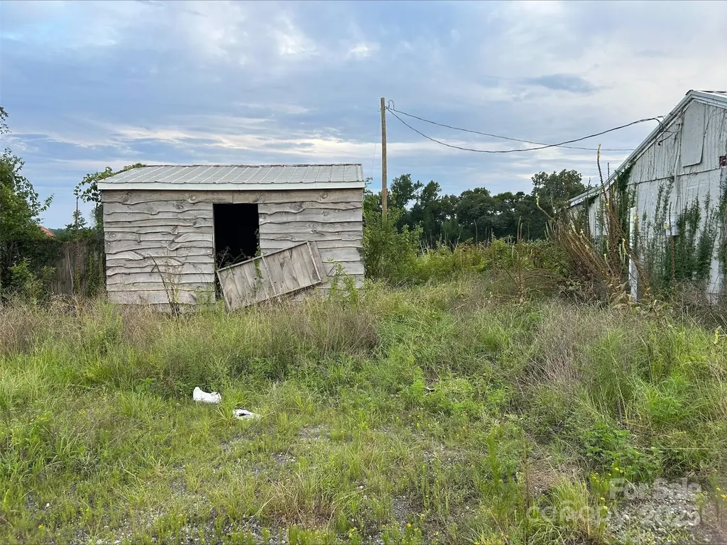 2085 W Hwy 73 Highway Mount Gilead NC 27306