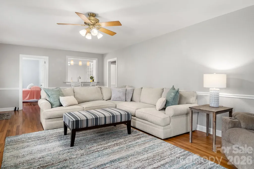 429 Brooklyn Avenue Hendersonville NC 28792