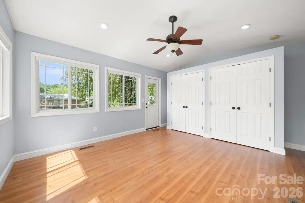 429 Brooklyn Avenue Hendersonville NC 28792