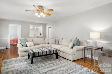 429 Brooklyn Avenue Hendersonville NC 28792
