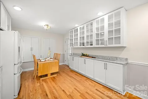 429 Brooklyn Avenue Hendersonville NC 28792