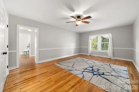 429 Brooklyn Avenue Hendersonville NC 28792