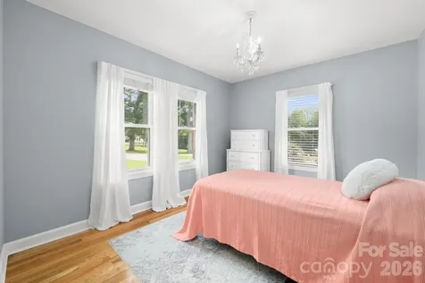 429 Brooklyn Avenue Hendersonville NC 28792