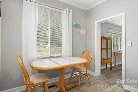 429 Brooklyn Avenue Hendersonville NC 28792