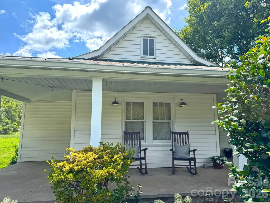 227 Lawson Street Hot Springs NC 28743