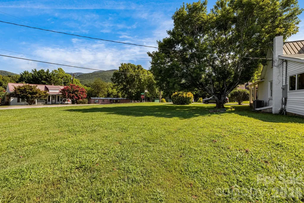 227 Lawson Street Hot Springs NC 28743