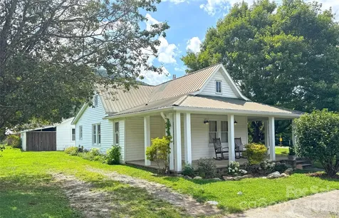 227 Lawson Street Hot Springs NC 28743