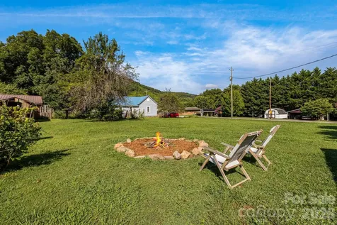 227 Lawson Street Hot Springs NC 28743