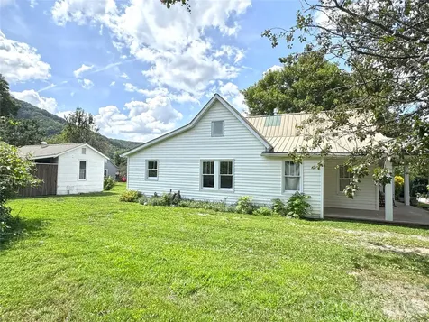 227 Lawson Street Hot Springs NC 28743