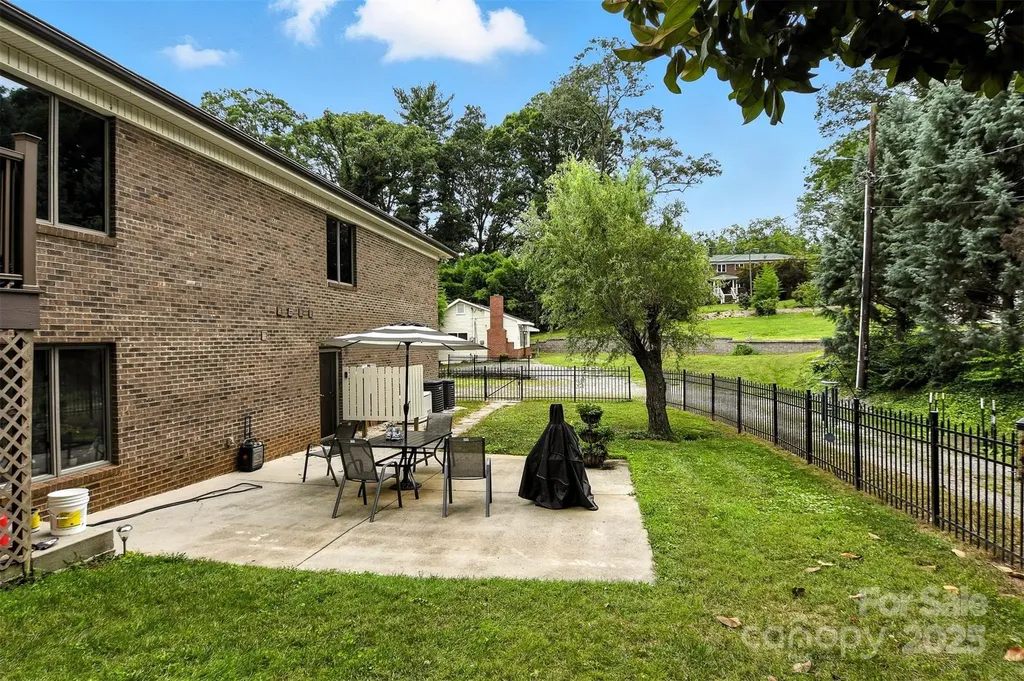 530 5th Street NW Hickory NC 28601
