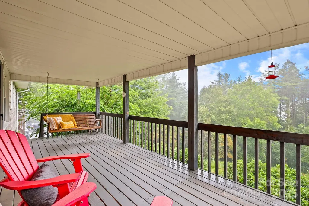 1074 Nikanor Road West Jefferson NC 28694