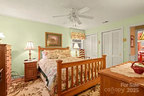 1074 Nikanor Road West Jefferson NC 28694
