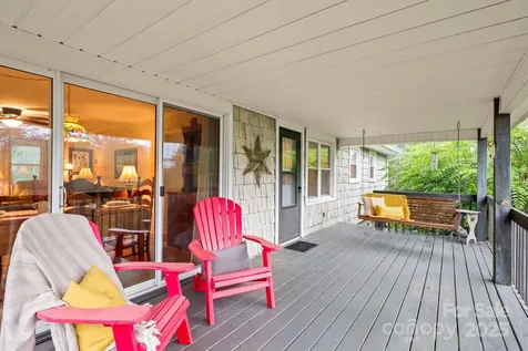 1074 Nikanor Road West Jefferson NC 28694