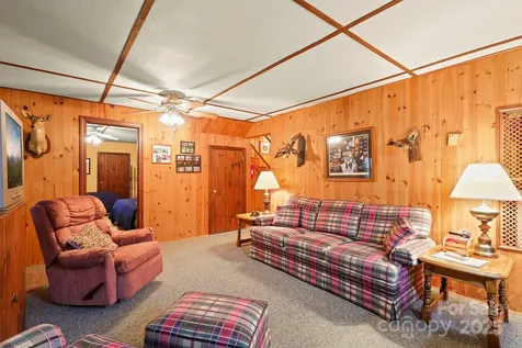 1074 Nikanor Road West Jefferson NC 28694