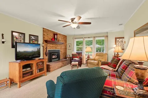 1074 Nikanor Road West Jefferson NC 28694