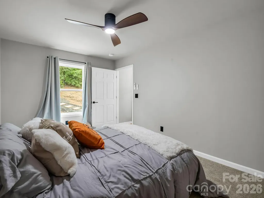257 Roadrunner Circle Lake Lure NC 28746
