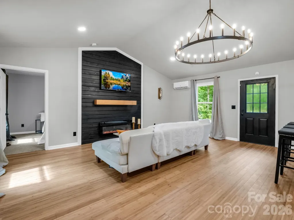257 Roadrunner Circle Lake Lure NC 28746