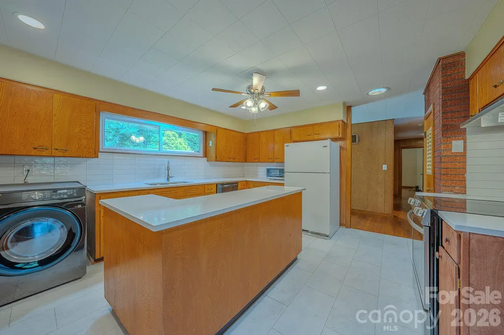 105 Alexander Avenue Swannanoa NC 28778