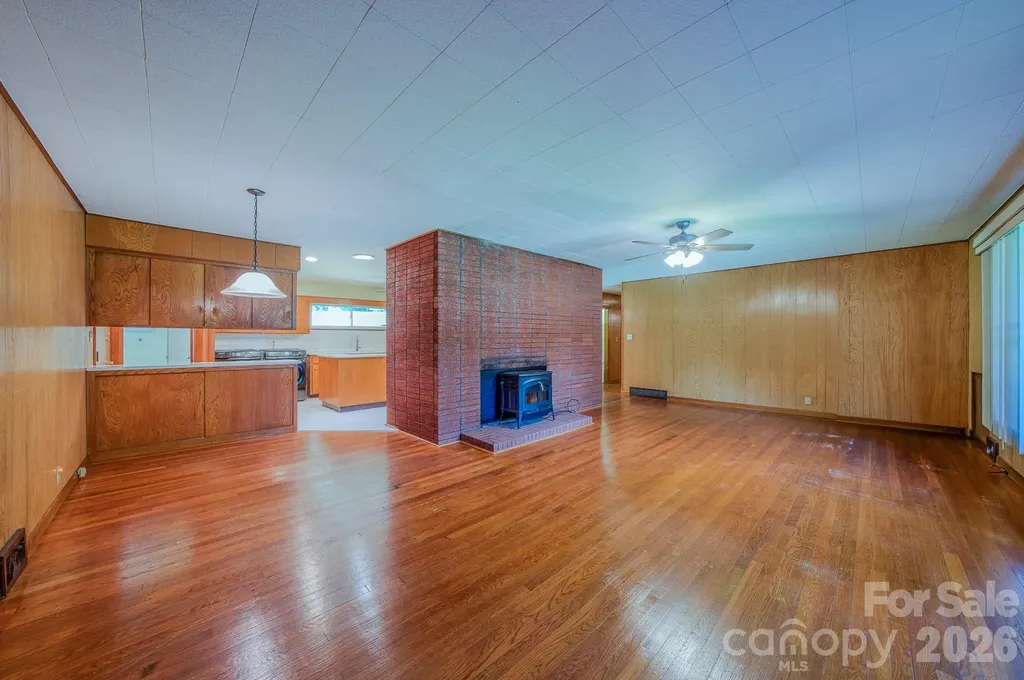 105 Alexander Avenue Swannanoa NC 28778