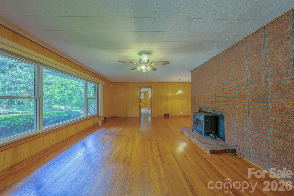 105 Alexander Avenue Swannanoa NC 28778