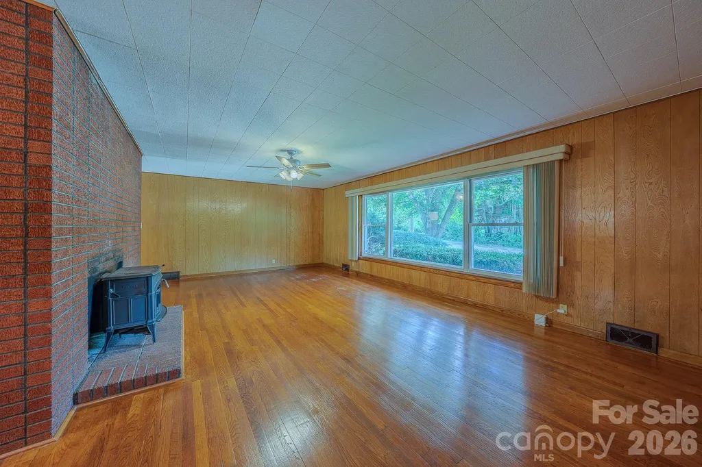 105 Alexander Avenue Swannanoa NC 28778