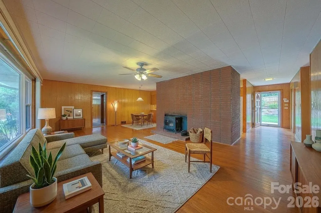 105 Alexander Avenue Swannanoa NC 28778