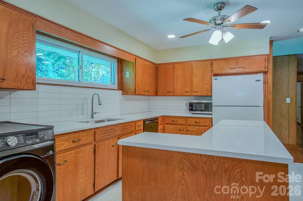 105 Alexander Avenue Swannanoa NC 28778