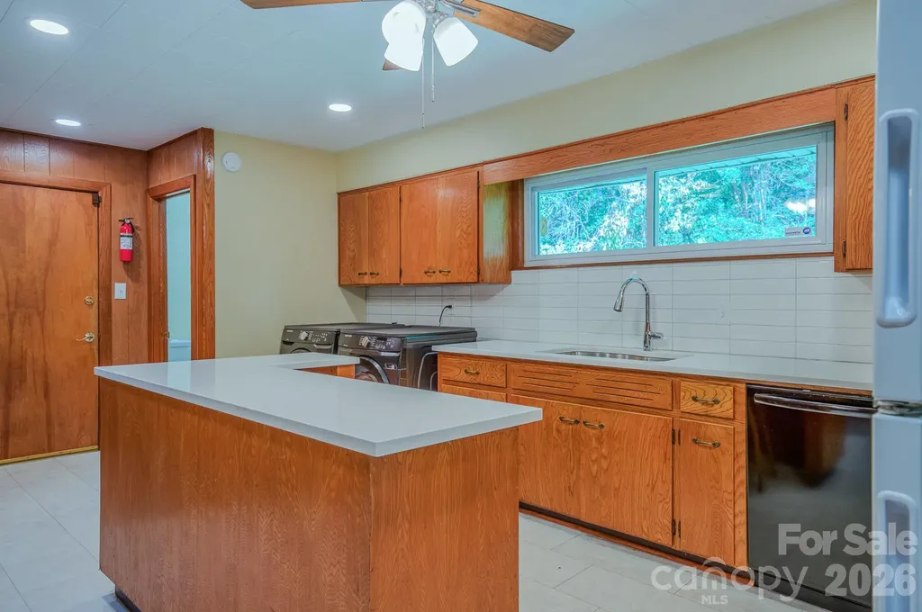 105 Alexander Avenue Swannanoa NC 28778