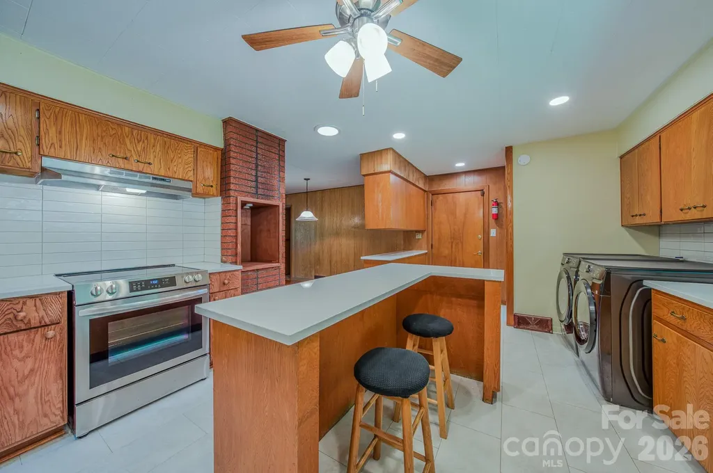 105 Alexander Avenue Swannanoa NC 28778