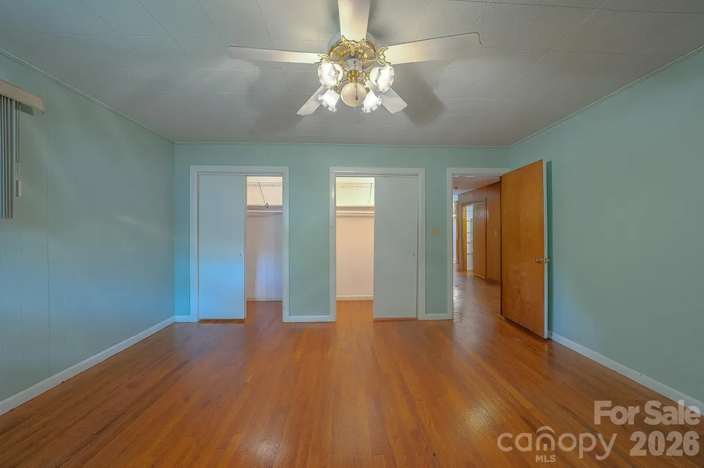 105 Alexander Avenue Swannanoa NC 28778