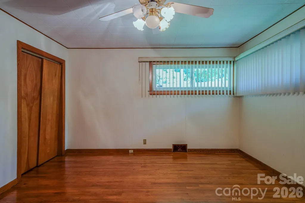 105 Alexander Avenue Swannanoa NC 28778
