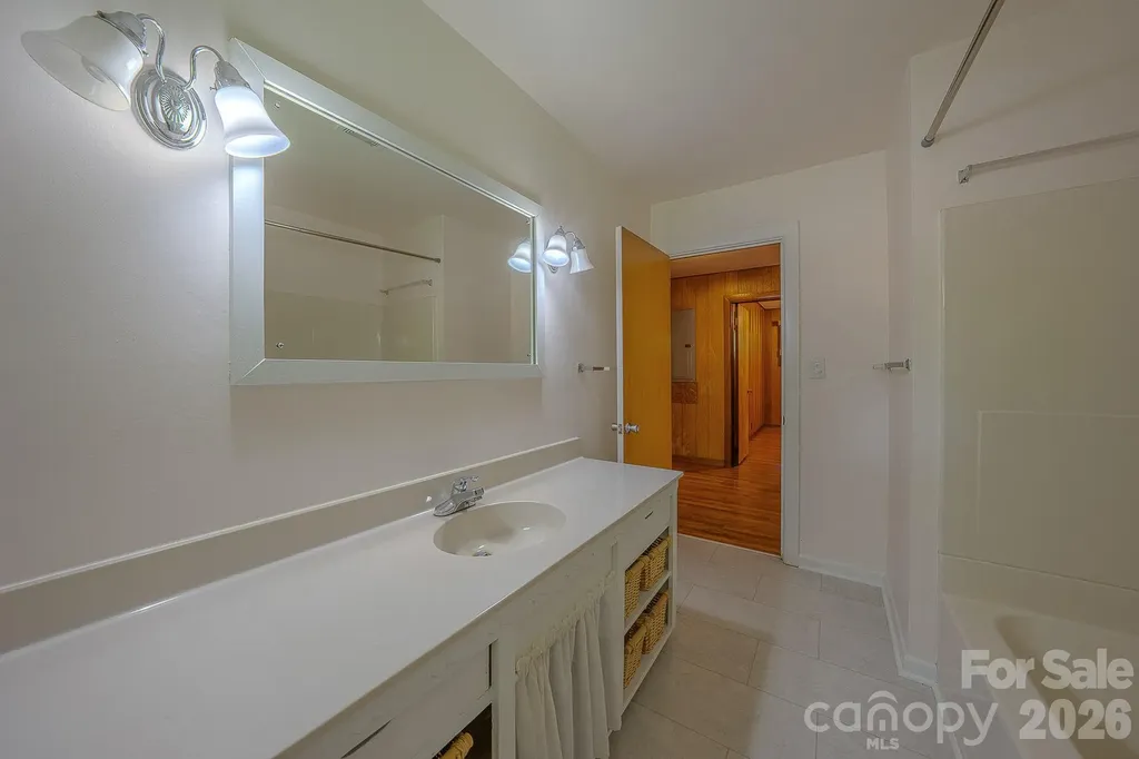 105 Alexander Avenue Swannanoa NC 28778