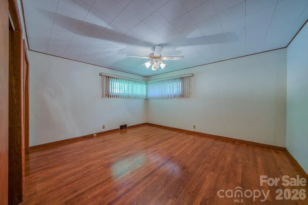 105 Alexander Avenue Swannanoa NC 28778