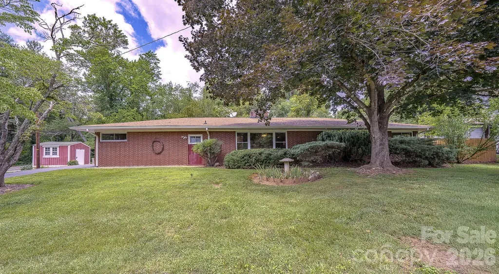 105 Alexander Avenue Swannanoa NC 28778