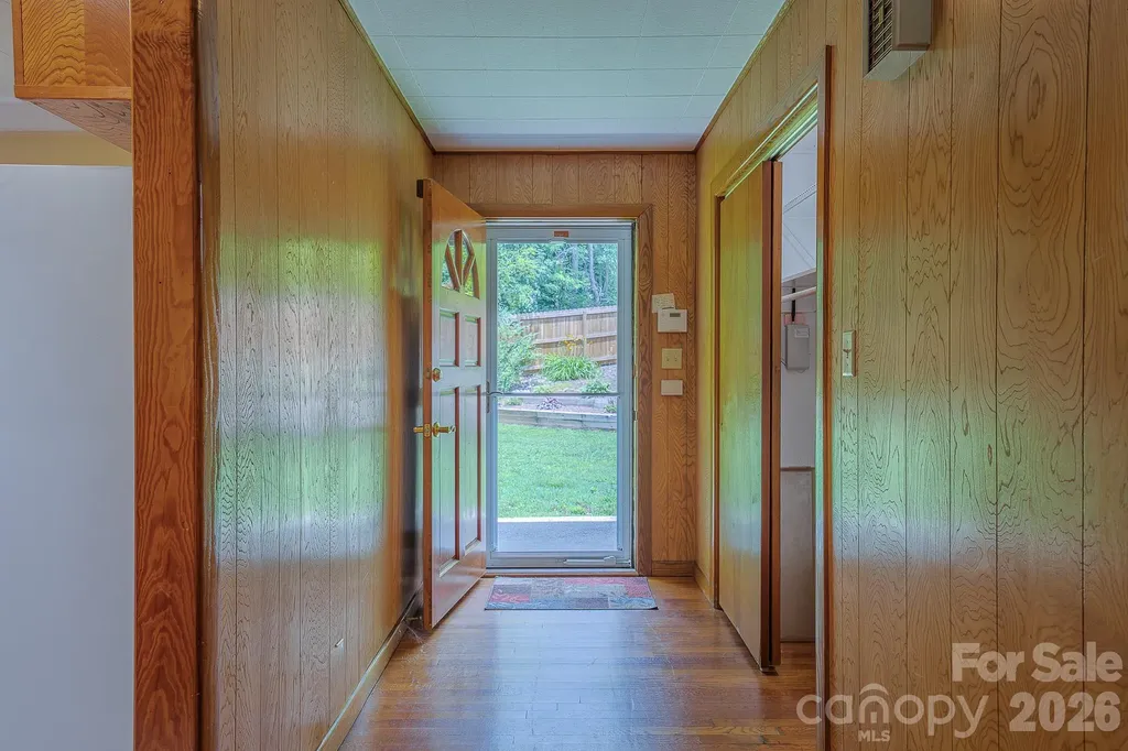 105 Alexander Avenue Swannanoa NC 28778