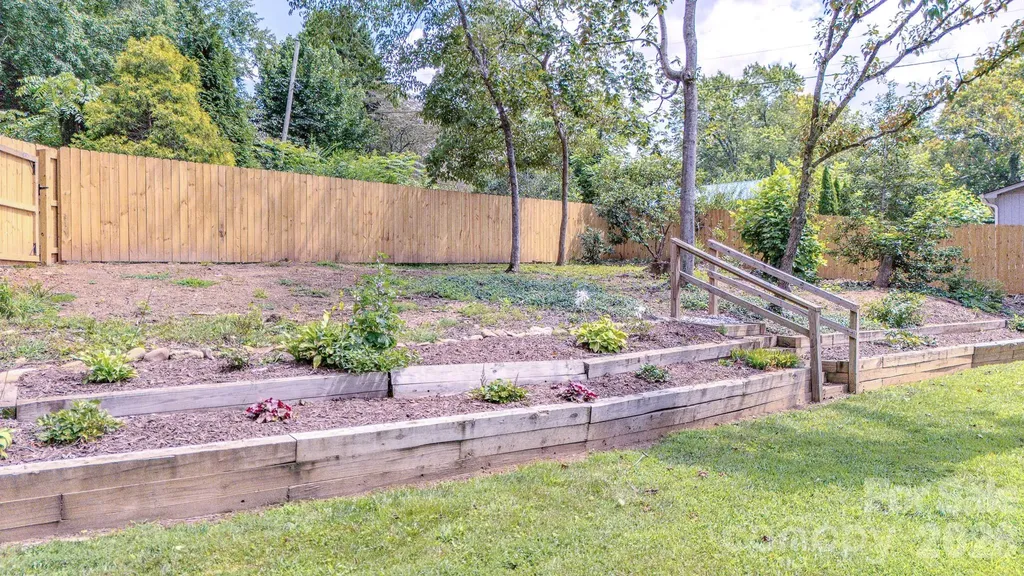 105 Alexander Avenue Swannanoa NC 28778