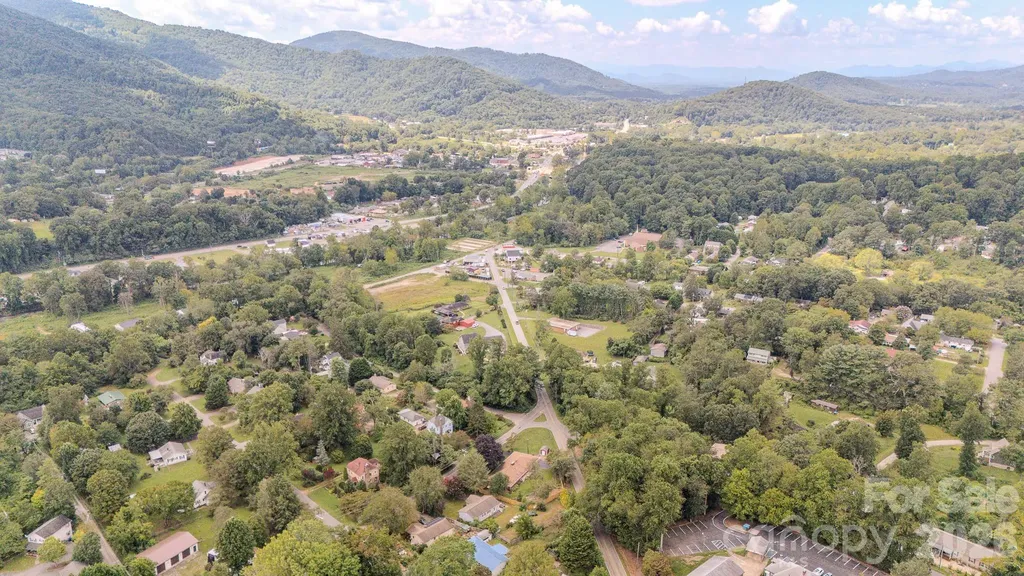 105 Alexander Avenue Swannanoa NC 28778