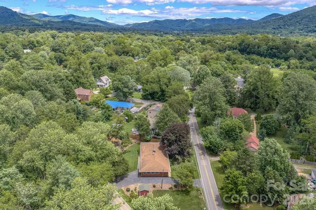 105 Alexander Avenue Swannanoa NC 28778