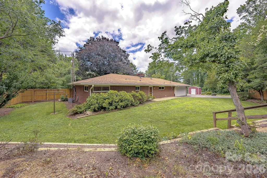 105 Alexander Avenue Swannanoa NC 28778