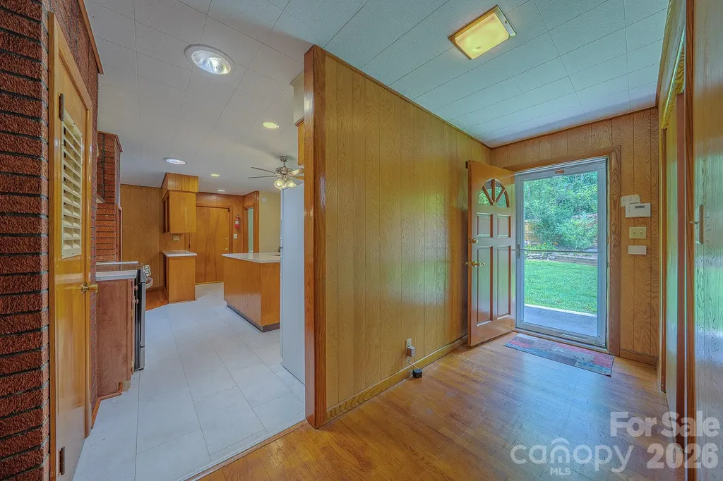 105 Alexander Avenue Swannanoa NC 28778